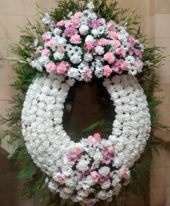 Corona Funeraria Blanca con Rosa